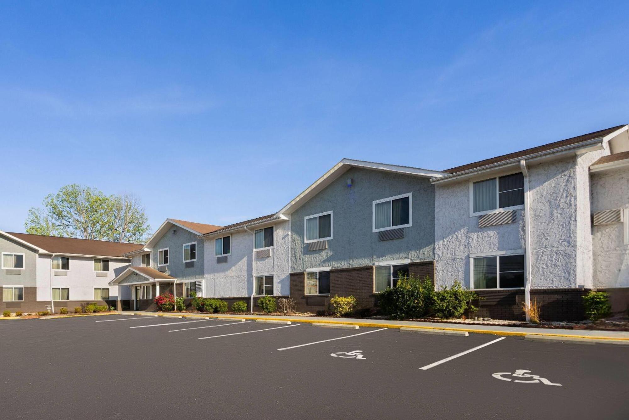 Super 8 By Wyndham South Boston Va Μοτέλ Εξωτερικό φωτογραφία