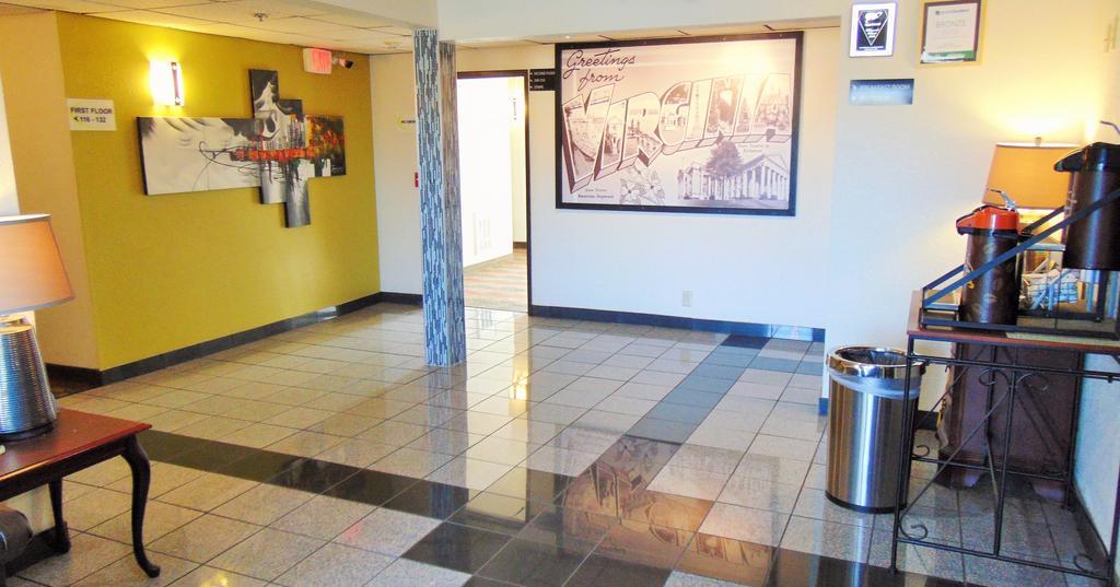 Super 8 By Wyndham South Boston Va Μοτέλ Δωμάτιο φωτογραφία