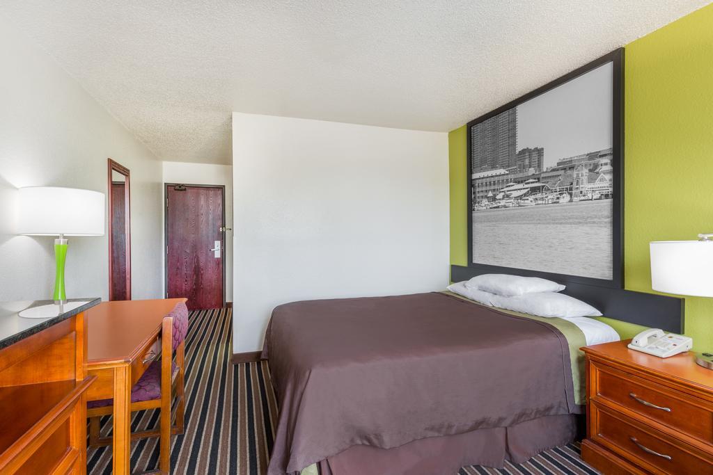 Super 8 By Wyndham South Boston Va Μοτέλ Εξωτερικό φωτογραφία